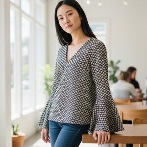 Karen Kane Jacquard Knit Bell Sleeve Top Blouse Size M